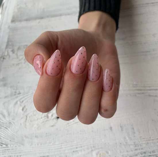 Beige glitter manicure: graceful nail design ideas