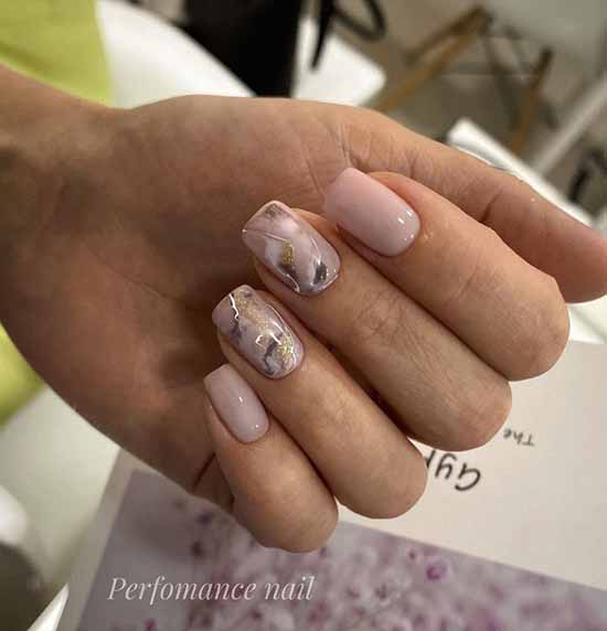 Beige glitter manicure: graceful nail design ideas