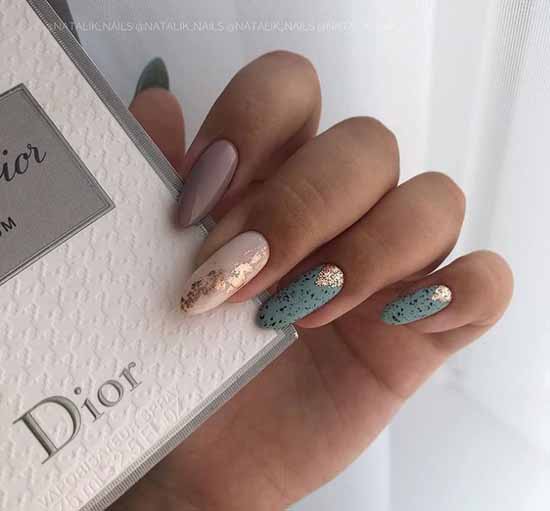 Beige glitter manicure: graceful nail design ideas