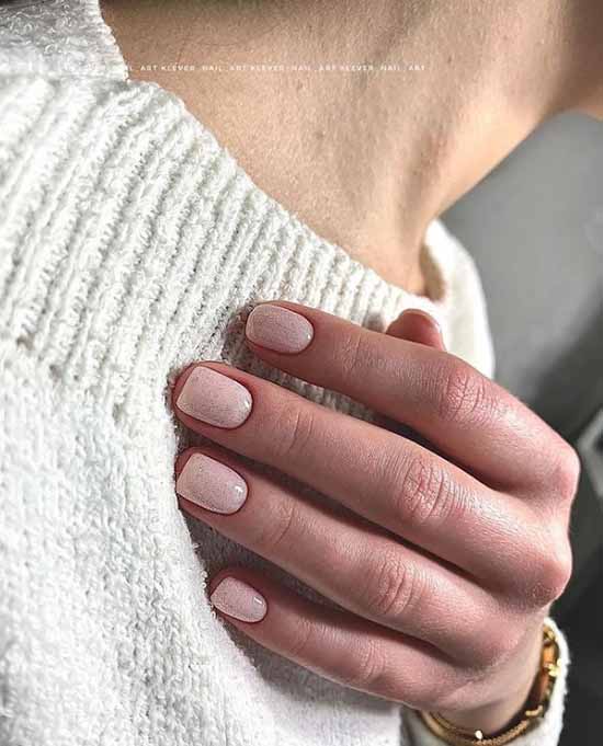 Manucure pailletée beige: idées de conception d'ongles gracieuses