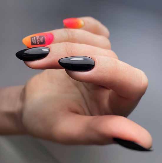 Manicure with a design on one nail: new items in the photo