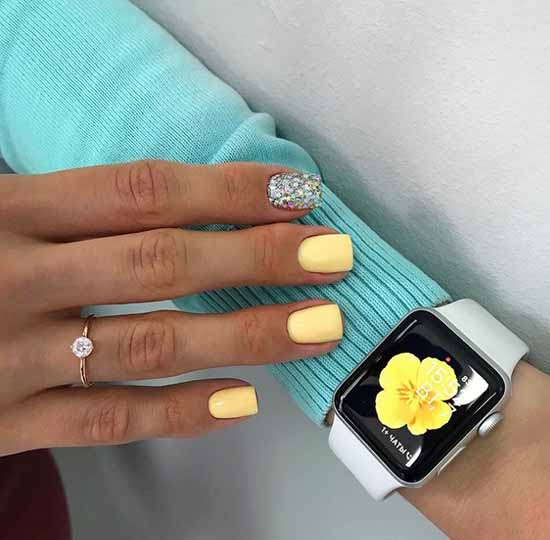 Manicure with a design on one nail: new items in the photo