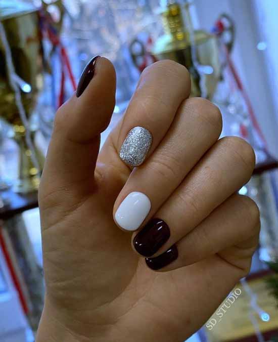 Manicure with a design on one nail: new items in the photo