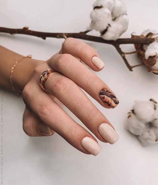 Manicure with a design on one nail: new items in the photo