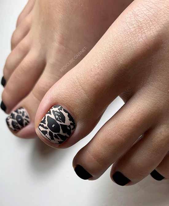 Pedicure 2021: colors, designs, stylish new items in the photo