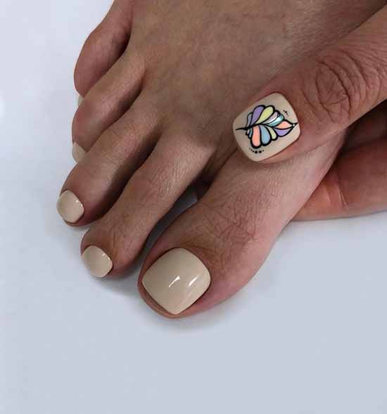 Pedicure 2021: colors, designs, stylish new items in the photo