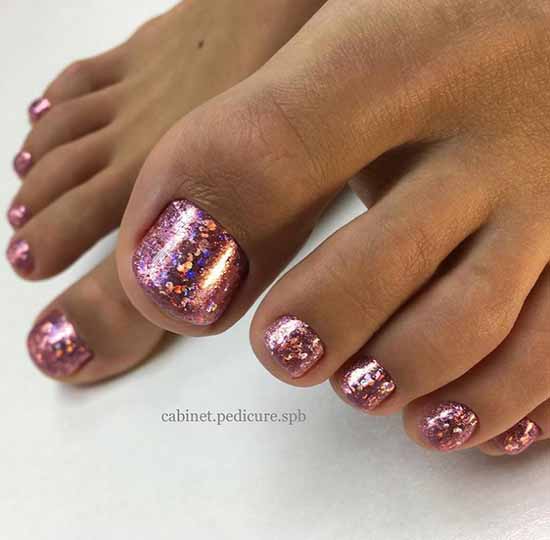 Pedicure 2021: colors, designs, stylish new items in the photo