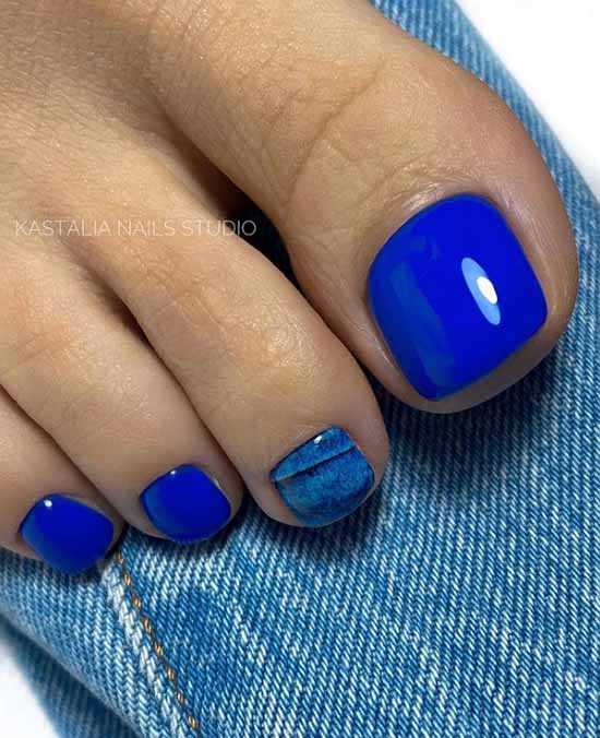 Pedicure 2021: colors, designs, stylish new items in the photo