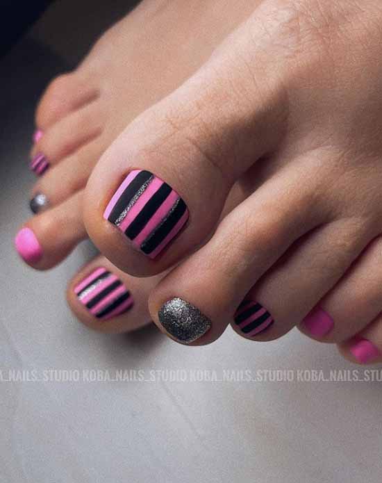 Pedicure 2021: colors, designs, stylish new items in the photo