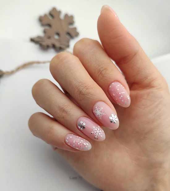 Manucure nude d'hiver 2021: photos des meilleurs designs d'ongles