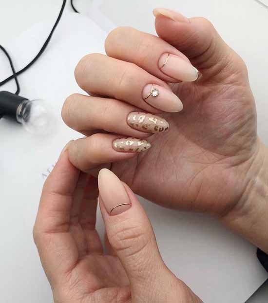 Manucure nude d'hiver 2021: photos des meilleurs designs d'ongles