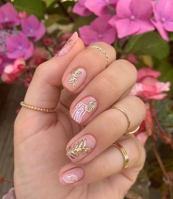 Manucure nude d'hiver 2021: photos des meilleurs designs d'ongles