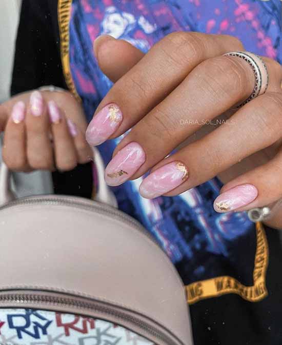 Manucure nude d'hiver 2021: photos des meilleurs designs d'ongles