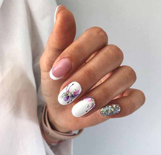 White glitter manicure: beautiful design in the photo, review