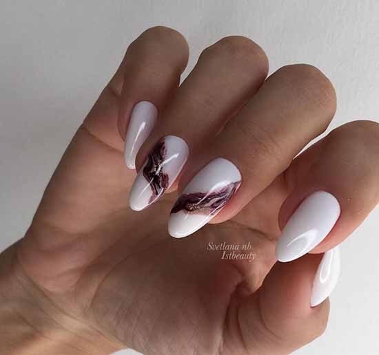 White glitter manicure: beautiful design in the photo, review