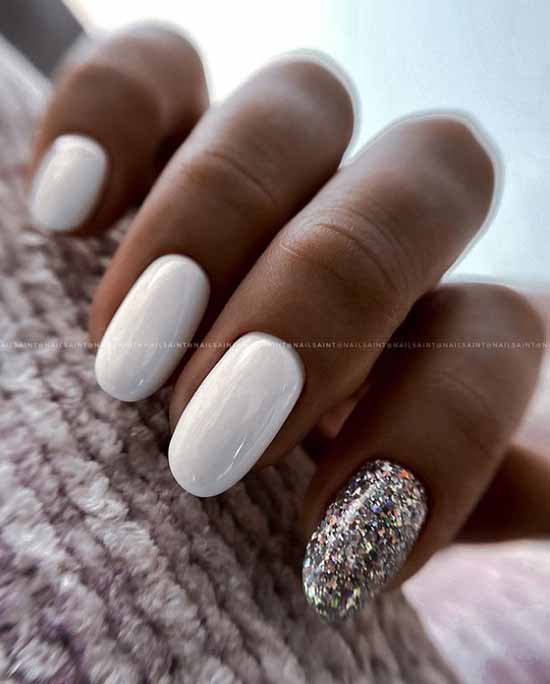 Paillettes sur un ongle macro photo