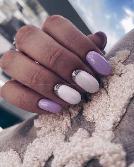 Accent glitter white nails