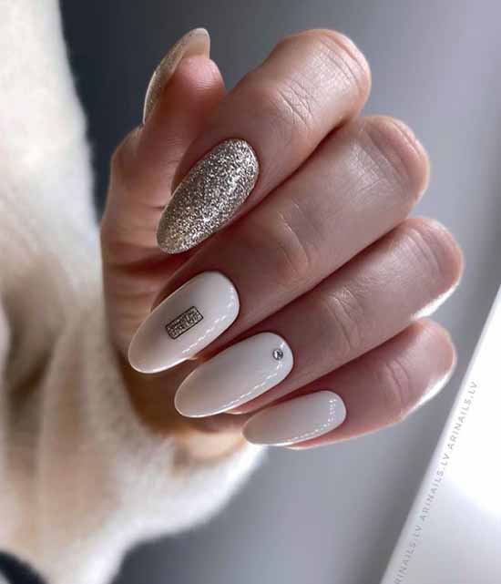 Gold glitter on white nails