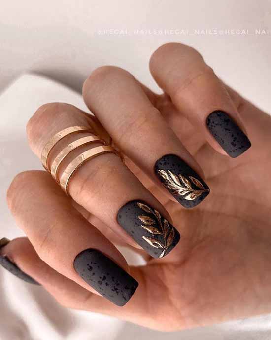 Plant print black nails