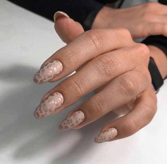 Elegant manicure 2021: photo, delicate nail design