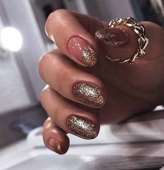 Fashionable glitter manicure