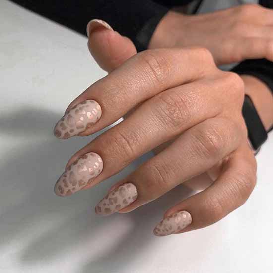 Fashion chic manicure