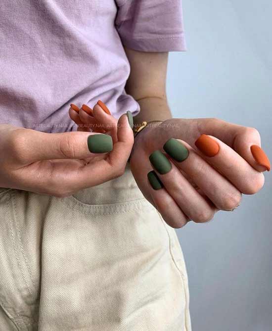 Two-tone green manicure