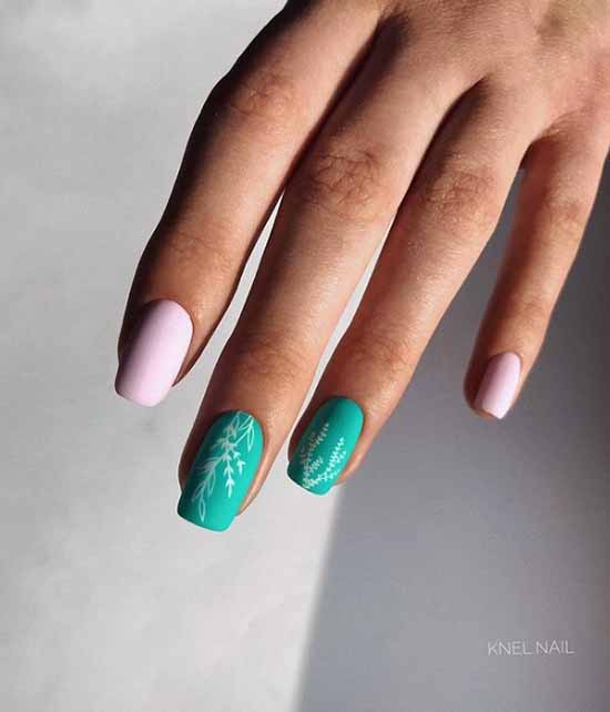 Two-tone green manicure