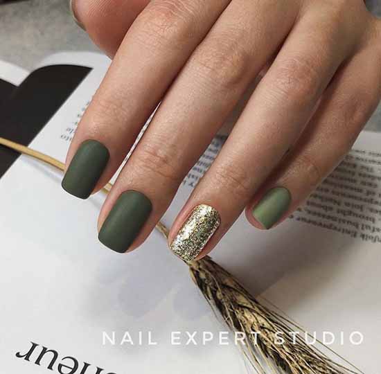 Dessins d'ongles vert mat