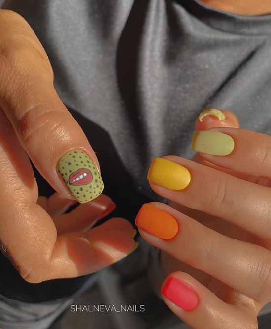 Green manicure 2021: photo of new items with the best nail designs