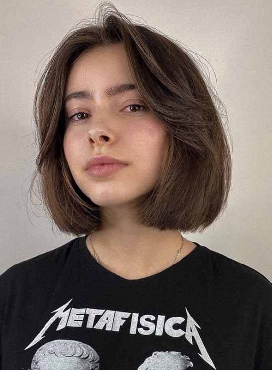 Trendy haircuts spring-summer 2021: trends, styling, photos