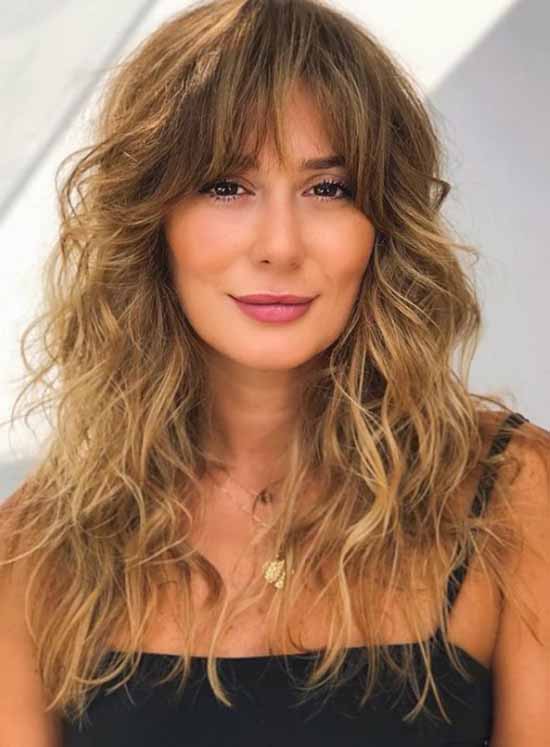 Trendy haircuts spring-summer 2021: trends, styling, photos