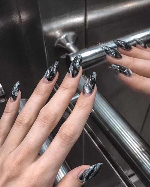 Ongles pointus en marbre noir