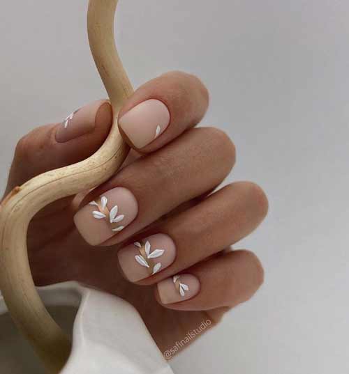 Fashionable spring manicure