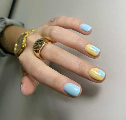 Blue short manicure