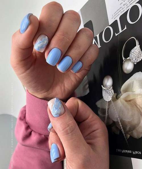 Blue Manicure 2021: Tendances des dessins d'ongles dans les tons bleus