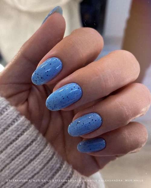 Blue Manicure 2021: Tendances des dessins d'ongles dans les tons bleus