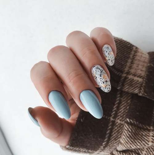 Blue two-tone manicure