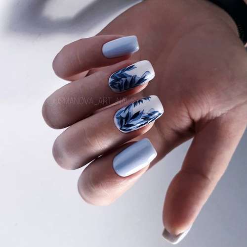 Blue Manicure 2021: Tendances des dessins d'ongles dans les tons bleus