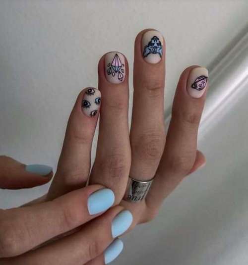 Blue Manicure 2021: Tendances des dessins d'ongles dans les tons bleus