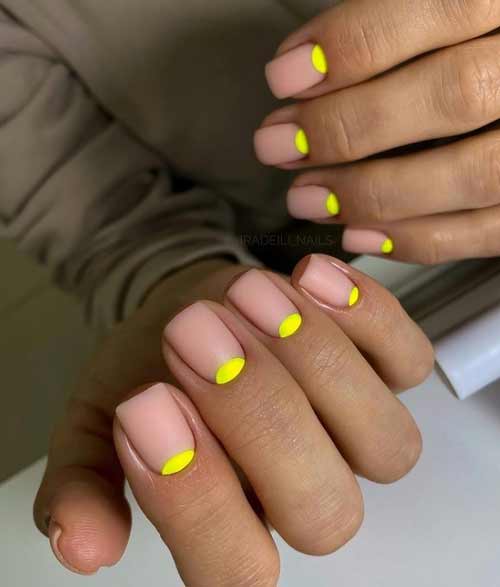 Manicure summer neon holes