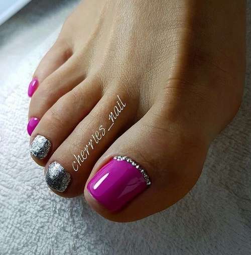 Fuchsia pedicure