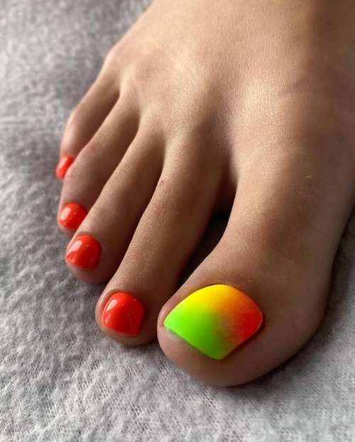 Pedicure design 2021: new spring-summer items, photos, trends