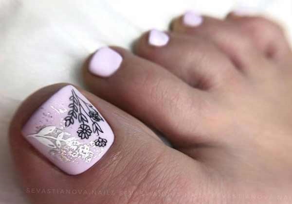 Pedicure design spring and summer