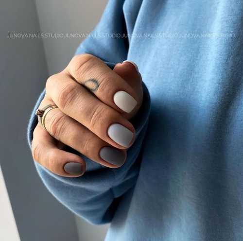 Different shades of gray on the nails