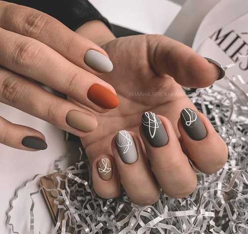 Gray-beige nails