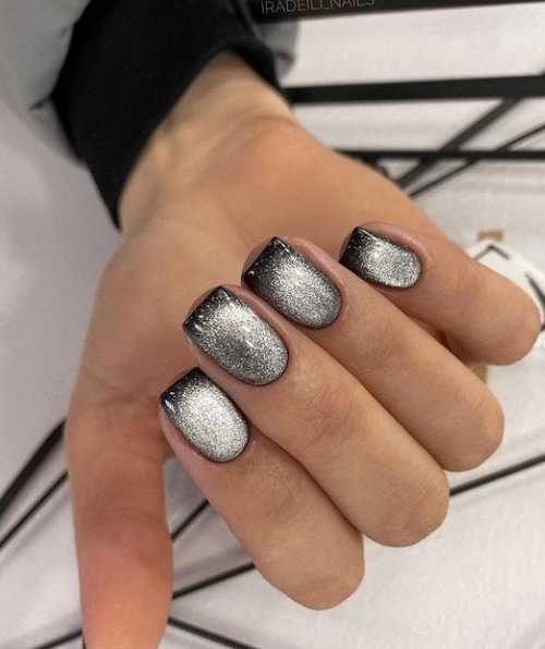 Gray cat eye manicure