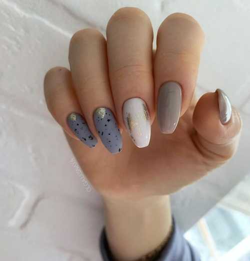 Manucure grise 2021-2022: design, ongles dans les tons gris, photo