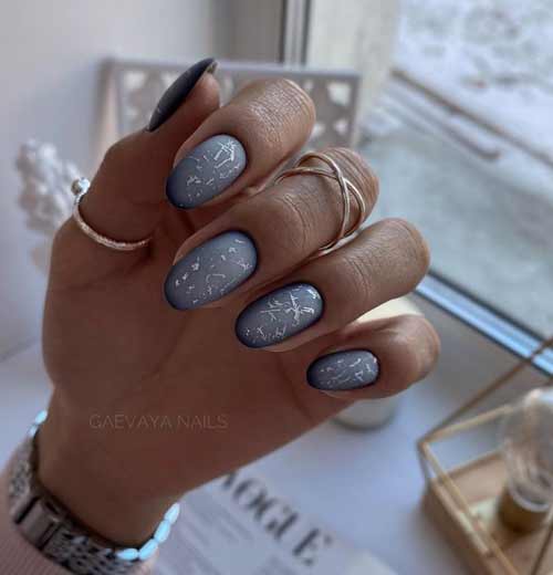 Manucure grise 2021-2022: design, ongles dans les tons gris, photo