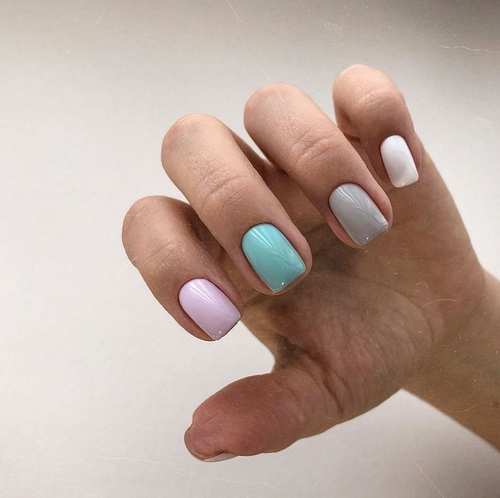 Pastel colors in manicure